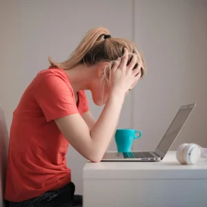 Habits to Embrace and Avoid for Managing Daily Stress